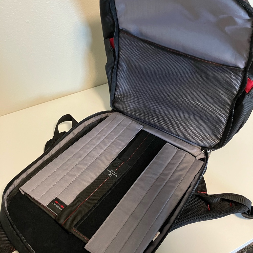 Samsonite Xenon 2 Black Laptop Backpack - Picture 3 of 7